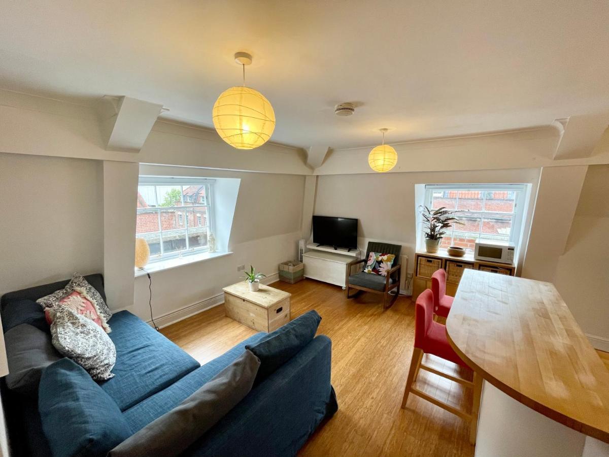 Bright 1 Bed Flat Near Cabot Circus Apartment *